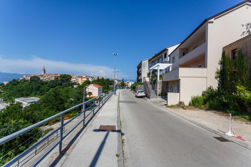 Villa Mirela Apartment Vrbnik Zewnętrze zdjęcie