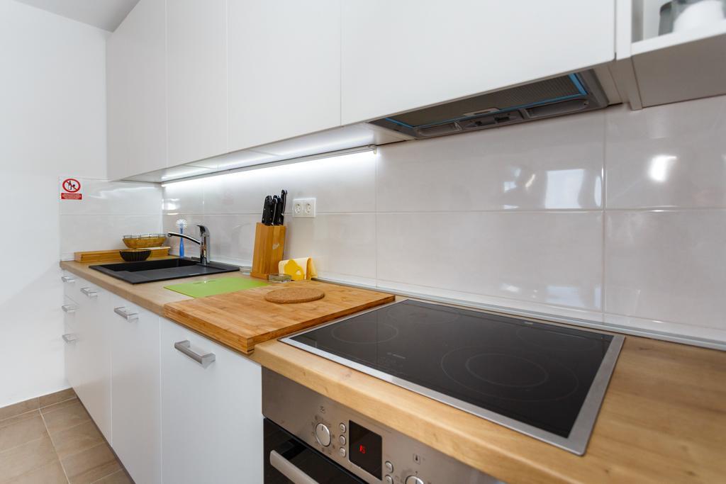 Villa Mirela Apartment Vrbnik Zewnętrze zdjęcie